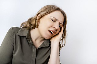Emergency Dentist in Pickering: What to Do When Tooth Pain Can't Wait