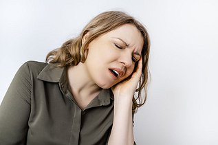 Emergency Dentist in Pickering: What to Do When Tooth Pain Can't Wait